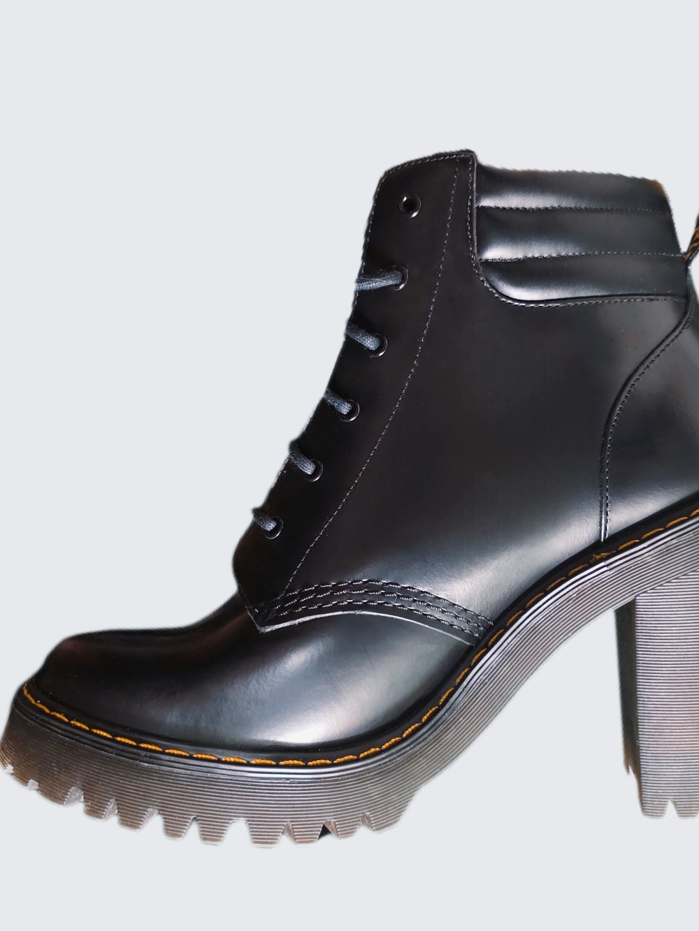 Dr. Martens Persephone Heeled Platform Boots Black Leather US 10W **NEW**